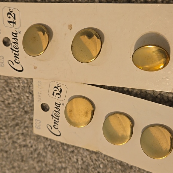 Vintage Contessa Gold Button Set 7 Buttons - Picture 4 of 6